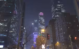 北京城市CBD区街道夜晚散步 摩天大楼夜景灯光